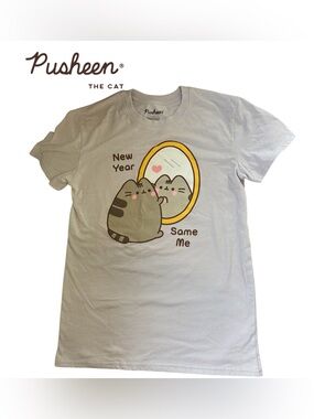 PUSHEEN THE CAT T-SHIRT ‘NEW YEAR, SAME ME’ LIGHT PURPLE TEE